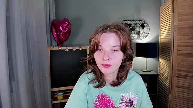 Snapshot of Madelaineses chatting on October 16, 2025, 8:44 am Madelaineses online show from October 16, 2025, 8:44 am