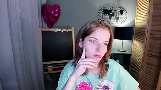 Snapshot of Madelaineses chatting on October 11, 2025, 9:21 am Madelaineses online show from October 11, 2025, 9:21 am