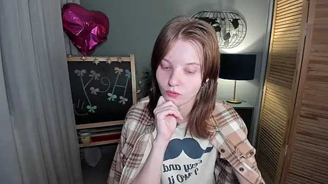 Snapshot of Madelaineses chatting on November 11, 2025, 10:54 am Madelaineses online show from November 11, 2025, 10:54 am