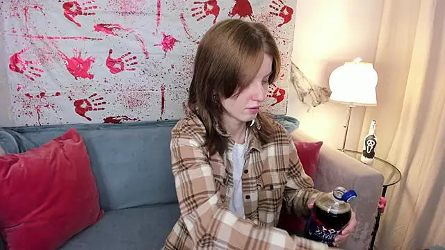 Snapshot of Madelaineses chatting on October 28, 2025, 8:46 am Madelaineses online show from October 28, 2025, 8:46 am