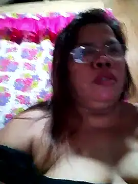 Snapshot of Huge_mama69 chatting on October 10, 2025, 7:36 pm Huge mama69 online show from October 10, 2025, 7:36 pm