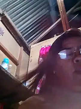 Snapshot of Huge_mama69 chatting on October 16, 2025, 5:38 am Huge mama69 online show from October 16, 2025, 5:38 am