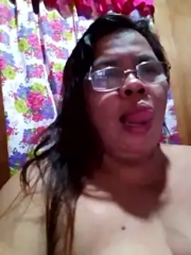 Snapshot of Huge_mama69 chatting on October 25, 2025, 8:53 pm Huge mama69 online show from October 25, 2025, 8:53 pm