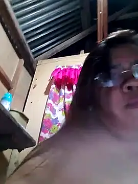 Snapshot of Huge_mama69 chatting on October 15, 2025, 5:32 pm Huge mama69 online show from October 15, 2025, 5:32 pm