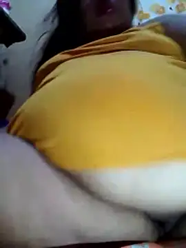 Huge mama69 online show from April 26, 2026, 4:37 pm
