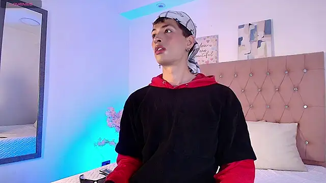 Snapshot of OzorioDany chatting on December 3, 2025, 3:29 am OzorioDany online show from December 3, 2025, 3:29 am