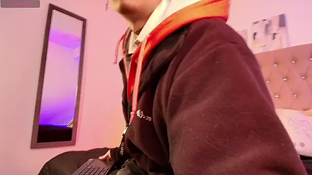 Snapshot of OzorioDany chatting on December 14, 2025, 3:57 am OzorioDany online show from December 14, 2025, 3:57 am