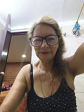 MaryeLunna online show from July 23, 2026, 11:07 am