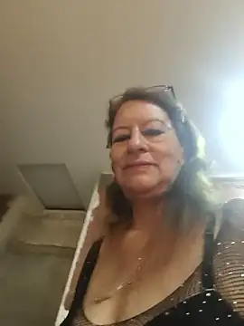 MaryeLunna online show from January 19, 2026, 11:25 am