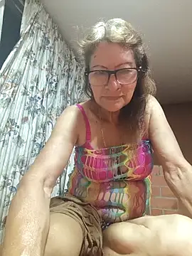 Snapshot of MaryeLunna chatting on February 19, 2026, 12:51 am MaryeLunna online show from February 19, 2026, 12:51 am