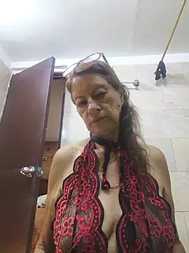 MaryeLunna online show from August 4, 2026, 11:37 am