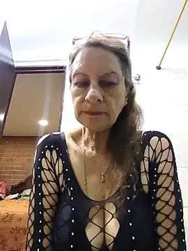 MaryeLunna online show from July 21, 2026, 11:33 am