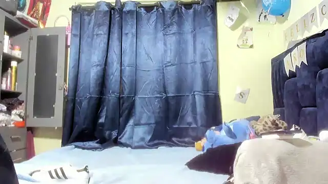 Snapshot of EmilyDuran_ chatting on July 3, 2026, 9:21 pm EmilyDuran online show from July 3, 2026, 9:21 pm