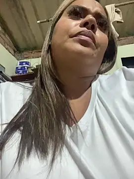 Snapshot of EmilyDuran_ chatting on June 26, 2026, 1:11 am EmilyDuran online show from June 26, 2026, 1:11 am