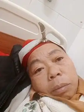 VangLe73 online show from December 17, 2025, 12:43 pm