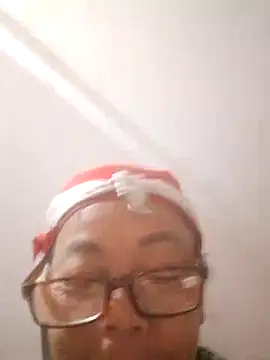 VangLe73 online show from October 8, 2025, 11:23 am