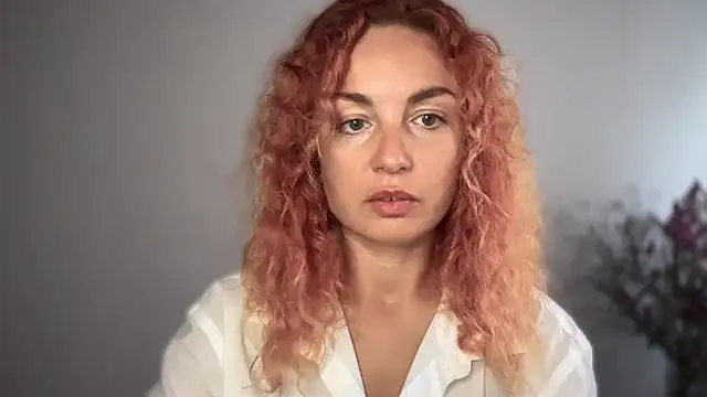 Snapshot of Reddgiirl chatting on October 21, 2025, 9:30 am Reddgiirl online show from October 21, 2025, 9:30 am