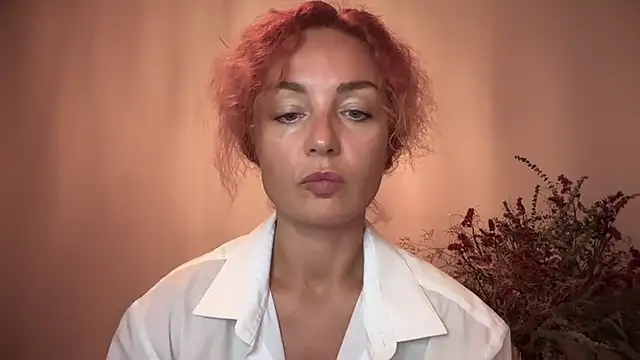 Snapshot of Reddgiirl chatting on October 18, 2025, 6:10 pm Reddgiirl online show from October 18, 2025, 6:10 pm