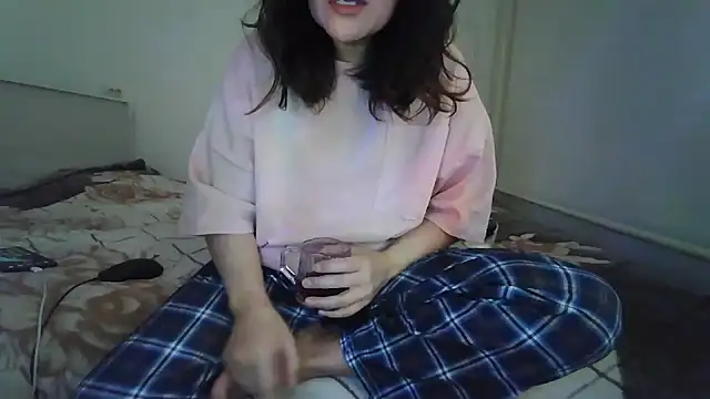 sakuradelreina online show from February 11, 2026, 4:34 am