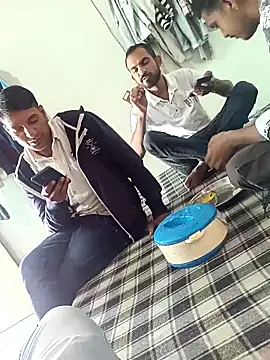 hard boy9455 online show from March 17, 2026, 4:04 am