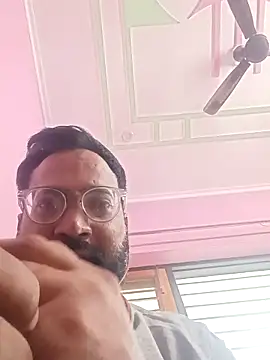 Snapshot of hard_boy9455 chatting on November 10, 2025, 1:32 am hard boy9455 online show from November 10, 2025, 1:32 am