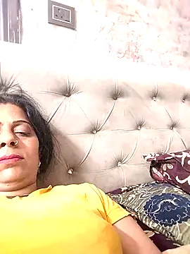 Snapshot of Soniya_Roy chatting on March 3, 2026, 8:43 am Soniya Roy online show from March 3, 2026, 8:43 am