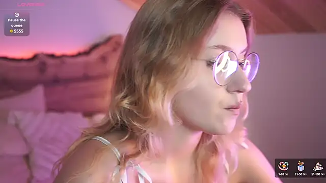 Nerissa xo online show from October 16, 2025, 9:34 pm