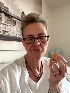 Curvy-Jinx online show from January 6, 2026, 2:10 pm