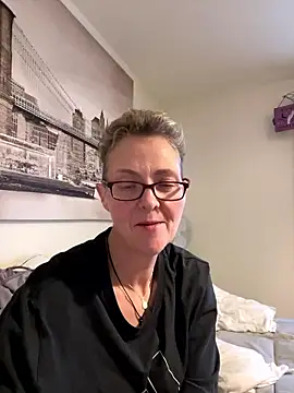 Curvy-Jinx online show from January 12, 2026, 8:43 am