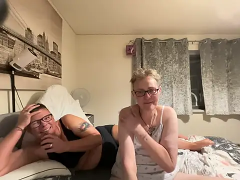 Snapshot of Curvy-Jinx chatting on July 26, 2026, 9:21 pm Curvy-Jinx online show from July 26, 2026, 9:21 pm