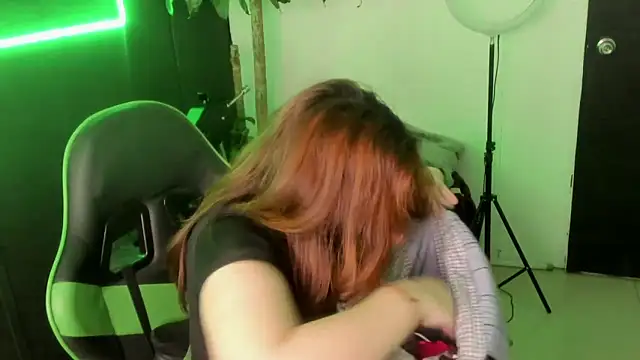 AliaMiller  online show from February 17, 2026, 12:08 am