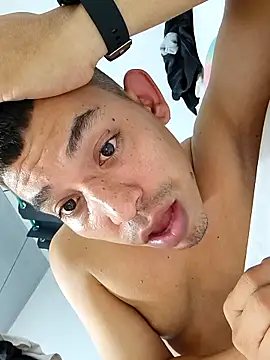 alejo159--- online show from February 5, 2026, 12:17 am