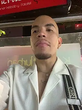 Snapshot of brunoorangel1 chatting on May 17, 2026, 9:53 am brunoorangel1 online show from May 17, 2026, 9:53 am