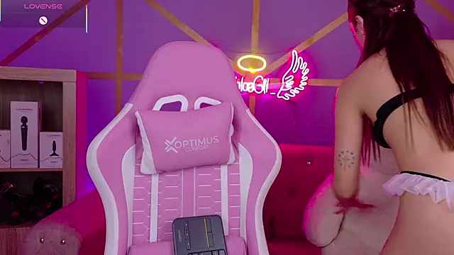 Snapshot of Chloegi__ chatting on October 9, 2025, 12:38 pm Chloegi online show from October 9, 2025, 12:38 pm