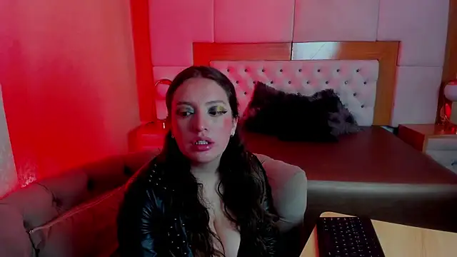 Snapshot of BrithaniKy chatting on December 15, 2025, 4:57 pm BrithaniKy online show from December 15, 2025, 4:57 pm