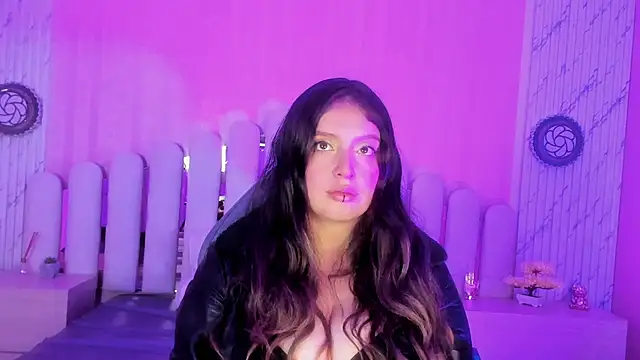 Snapshot of BrithaniKy chatting on October 8, 2025, 6:19 pm BrithaniKy online show from October 8, 2025, 6:19 pm