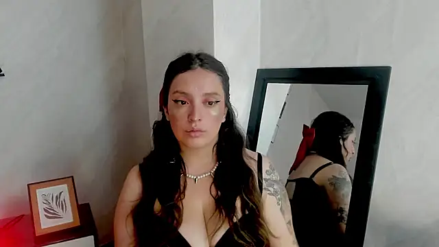 Snapshot of BrithaniKy chatting on December 5, 2025, 6:06 pm BrithaniKy online show from December 5, 2025, 6:06 pm