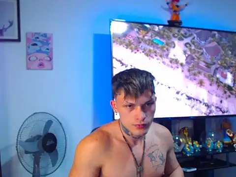 Snapshot of Kieran_kian chatting on November 18, 2025, 11:15 pm Kieran kian online show from November 18, 2025, 11:15 pm