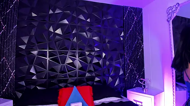 Snapshot of katierouge_ chatting on November 7, 2025, 6:07 am katierouge online show from November 7, 2025, 6:07 am