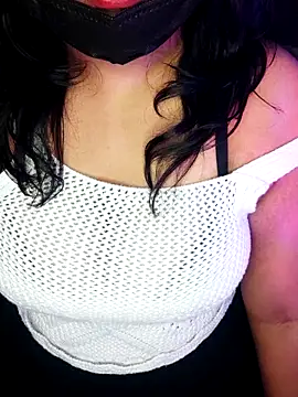 Snapshot of darling_devil chatting on November 13, 2025, 4:00 pm darling devil online show from November 13, 2025, 4:00 pm