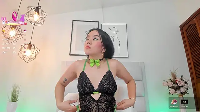 Natasha stone  online show from September 27, 2025, 1:39 pm