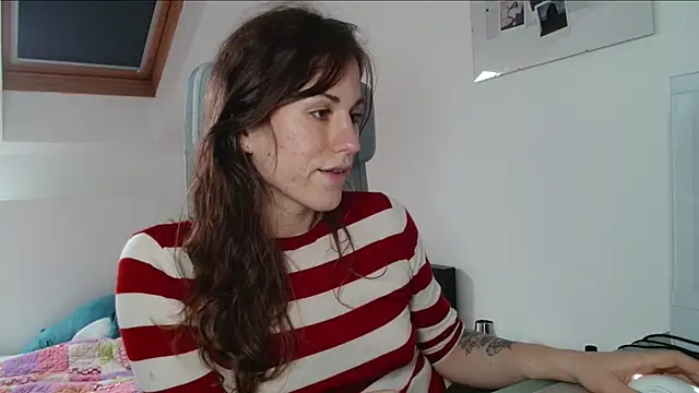 Snapshot of tsbubbles760 chatting on November 3, 2025, 12:20 pm tsbubbles760 online show from November 3, 2025, 12:20 pm