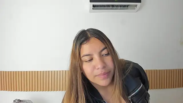 Snapshot of OliviaSweett chatting on October 13, 2025, 3:13 pm OliviaSweett online show from October 13, 2025, 3:13 pm