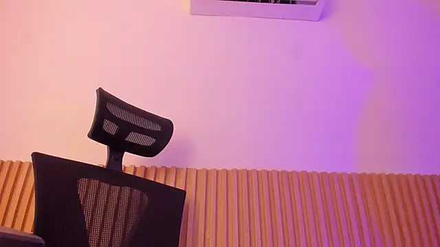 Snapshot of OliviaSweett chatting on November 7, 2025, 7:07 pm OliviaSweett online show from November 7, 2025, 7:07 pm