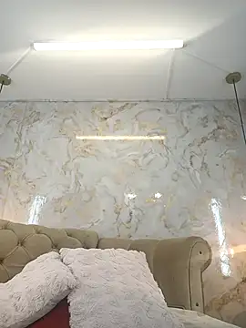 nathaliamiller online show from November 21, 2025, 7:57 pm