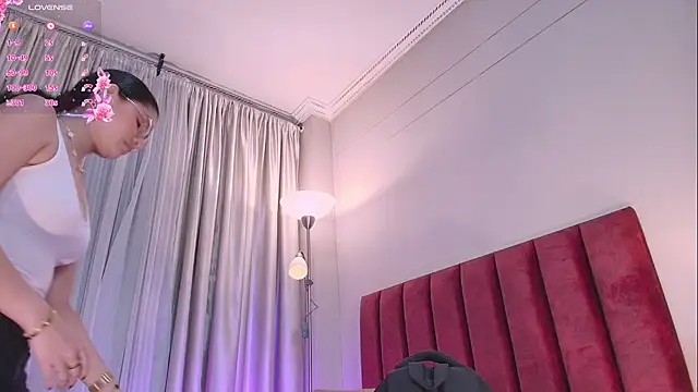 Snapshot of LunaAspen_ chatting on June 11, 2026, 6:05 pm LunaAspen online show from June 11, 2026, 6:05 pm
