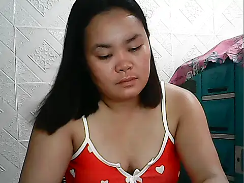 CreamyPussy4uxx online show from April 22, 2026, 2:18 am