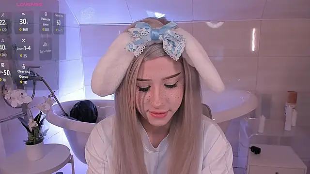 Necucub online show from October 30, 2025, 2:10 am