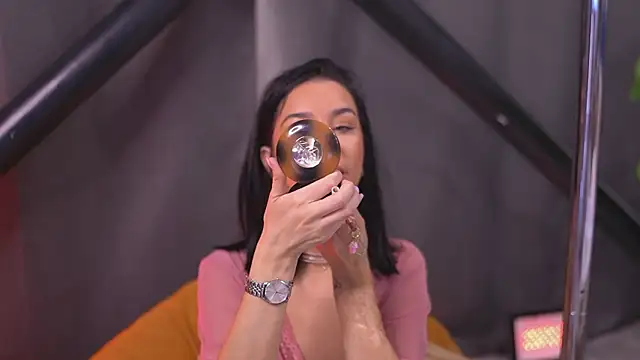 Snapshot of FrancescaDante chatting on March 21, 2026, 6:58 am FrancescaDante online show from March 21, 2026, 6:58 am