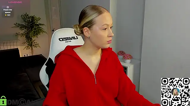 Snapshot of Margo-pvt chatting on November 11, 2025, 1:00 am Margo-pvt online show from November 11, 2025, 1:00 am